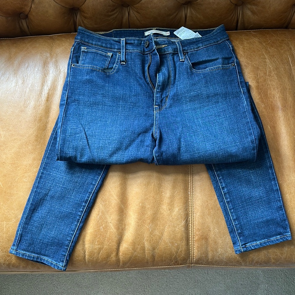 Levi high rise skinny size 29, great condition